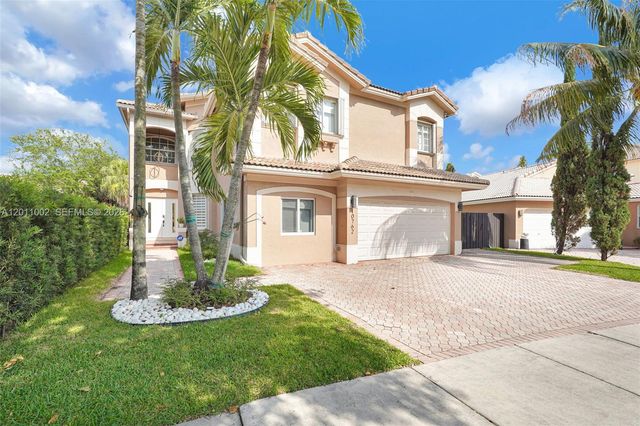 10762 NW 71st St, Doral, FL 33178