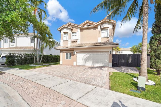 10762 NW 71st St, Doral, FL 33178