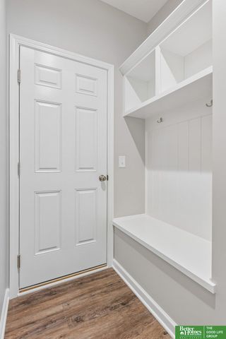 4910 Pinehill Road, Bellevue, NE 68133