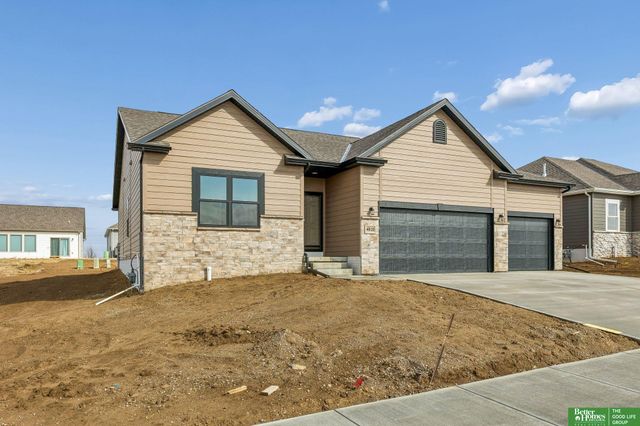 4910 Pinehill Road, Bellevue, NE 68133