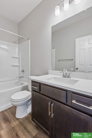 4910 Pinehill Road, Bellevue, NE 68133