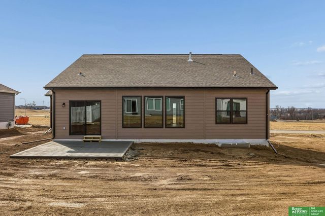 4910 Pinehill Road, Bellevue, NE 68133