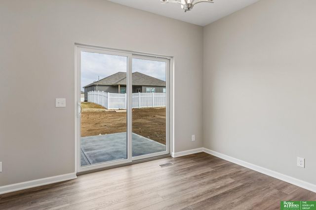 4910 Pinehill Road, Bellevue, NE 68133