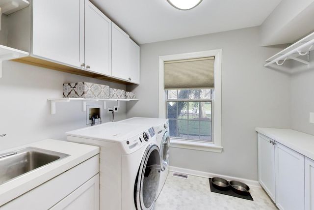 924 Glen Oak Drive, Sleepy Hollow, IL 60118