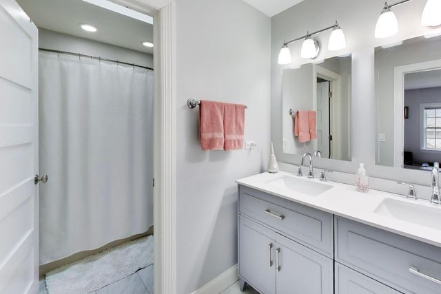 924 Glen Oak Drive, Sleepy Hollow, IL 60118