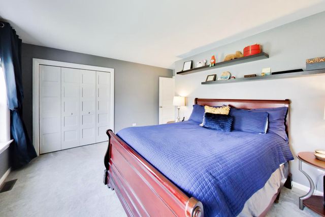 924 Glen Oak Drive, Sleepy Hollow, IL 60118