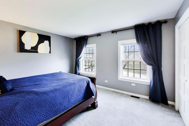 924 Glen Oak Drive, Sleepy Hollow, IL 60118