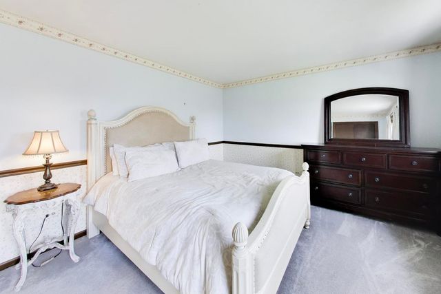 924 Glen Oak Drive, Sleepy Hollow, IL 60118