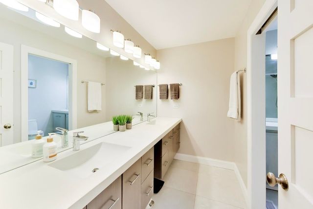 924 Glen Oak Drive, Sleepy Hollow, IL 60118