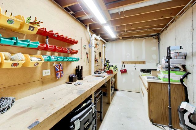 924 Glen Oak Drive, Sleepy Hollow, IL 60118