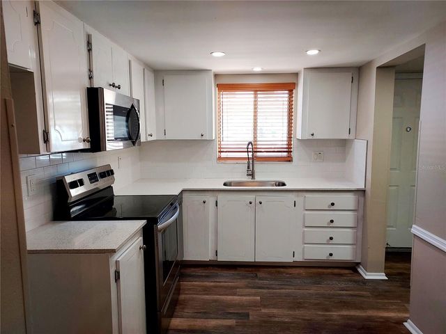 3520 LAKE BAYSHORE DRIVE K111, Bradenton, FL 34205