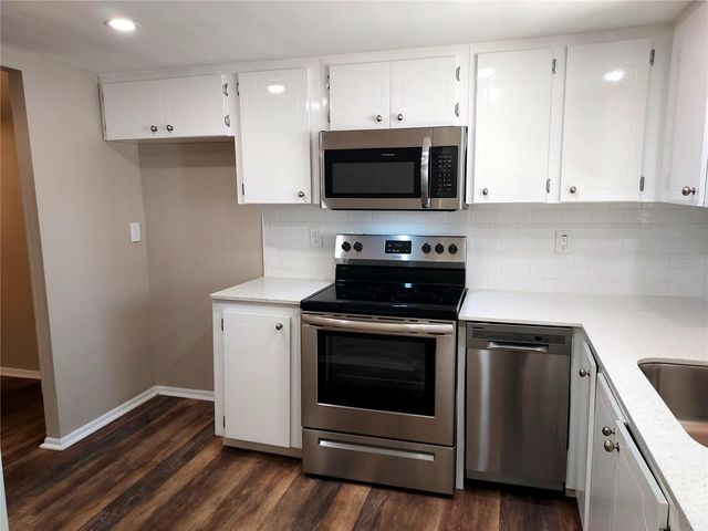3520 LAKE BAYSHORE DRIVE K111, Bradenton, FL 34205