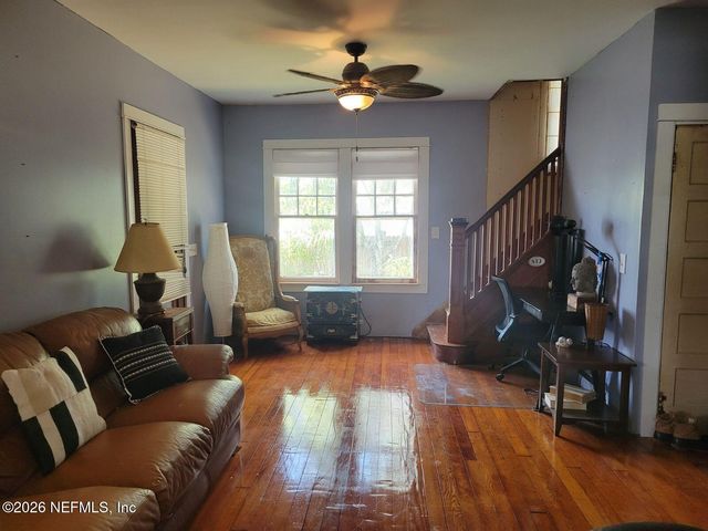 216 N SUMMIT Street, Crescent City, FL 32112