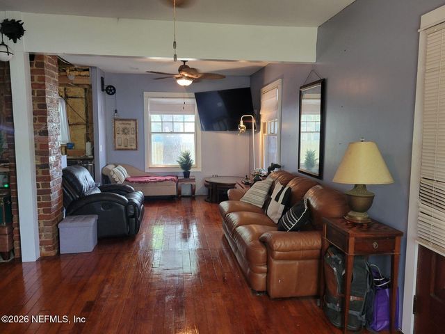 216 N SUMMIT Street, Crescent City, FL 32112