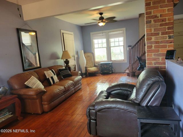216 N SUMMIT Street, Crescent City, FL 32112