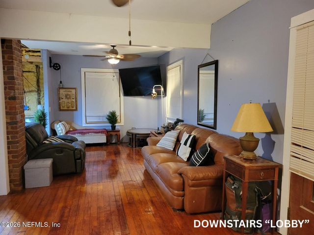 216 N SUMMIT Street, Crescent City, FL 32112