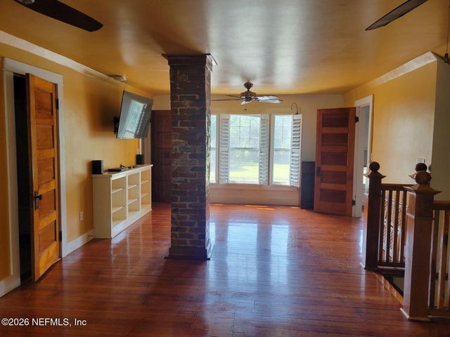216 N SUMMIT Street, Crescent City, FL 32112