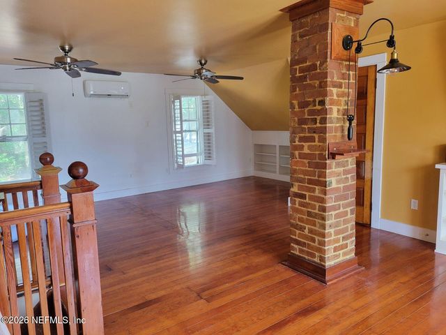 216 N SUMMIT Street, Crescent City, FL 32112
