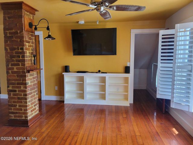 216 N SUMMIT Street, Crescent City, FL 32112