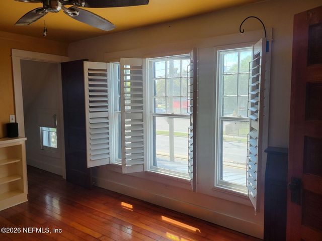 216 N SUMMIT Street, Crescent City, FL 32112