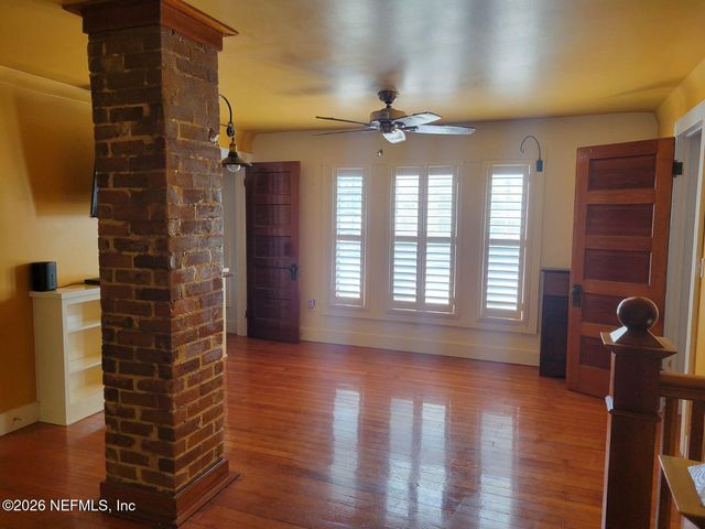 216 N SUMMIT Street, Crescent City, FL 32112