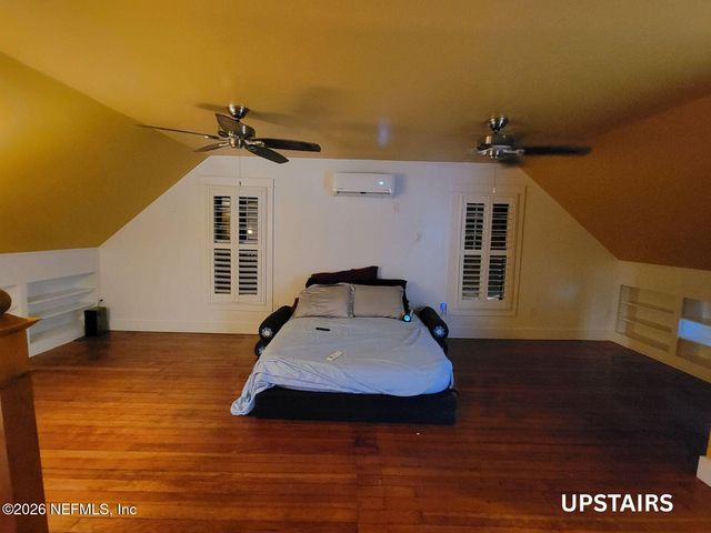 216 N SUMMIT Street, Crescent City, FL 32112