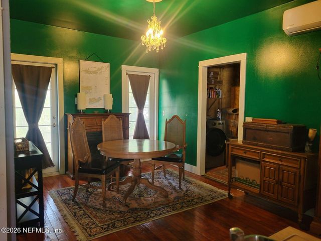 216 N SUMMIT Street, Crescent City, FL 32112