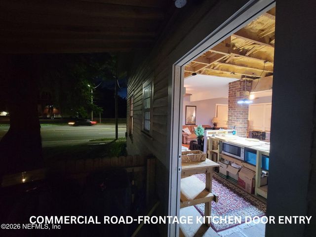 216 N SUMMIT Street, Crescent City, FL 32112