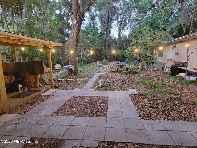 216 N SUMMIT Street, Crescent City, FL 32112