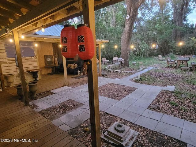 216 N SUMMIT Street, Crescent City, FL 32112