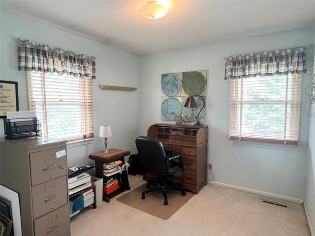 313 E 29th Street S, Newton, IA 50208