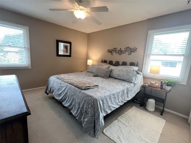 313 E 29th Street S, Newton, IA 50208