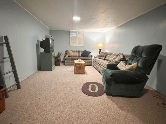 313 E 29th Street S, Newton, IA 50208