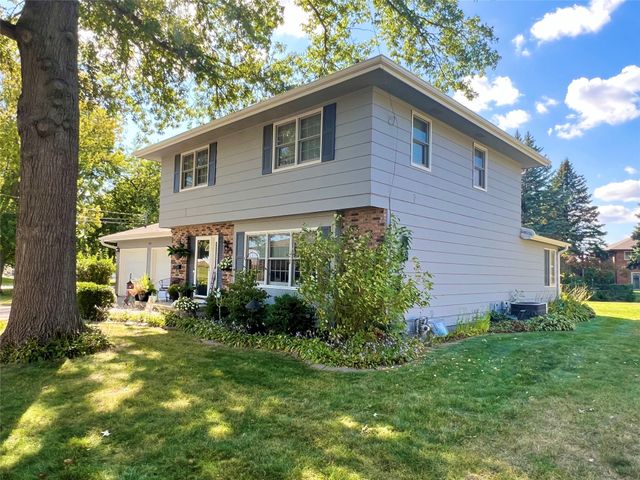 313 E 29th Street S, Newton, IA 50208