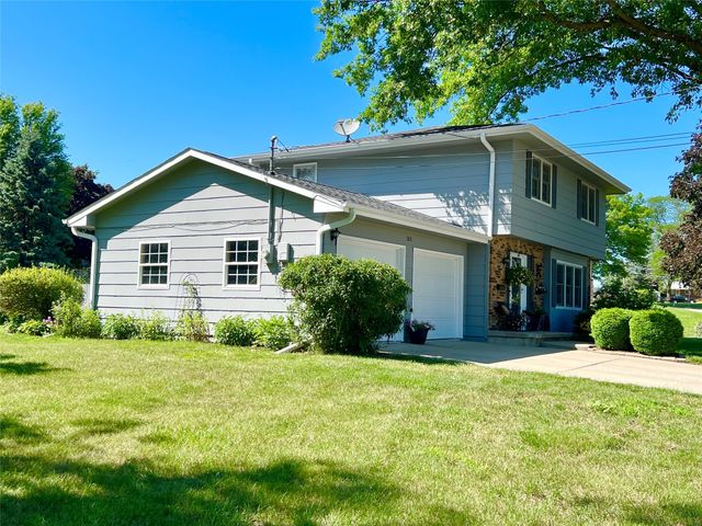 313 E 29th Street S, Newton, IA 50208