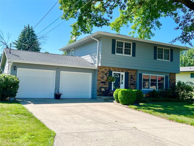 313 E 29th Street S, Newton, IA 50208