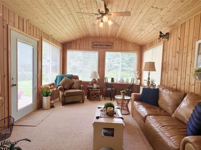 313 E 29th Street S, Newton, IA 50208