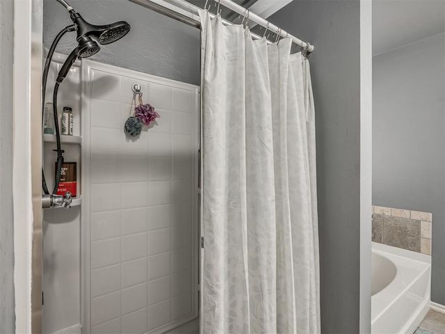 1713 Choctaw Wood Drive, Choctaw, OK 73020