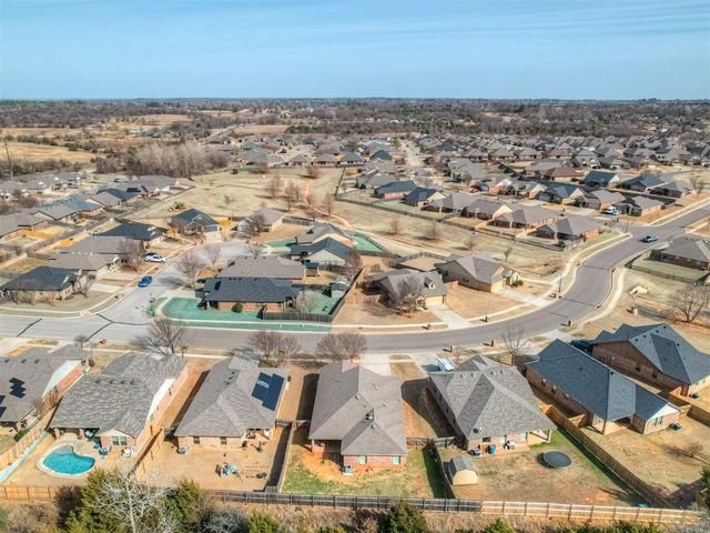 1713 Choctaw Wood Drive, Choctaw, OK 73020