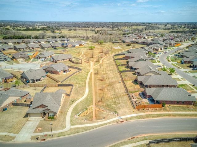 1713 Choctaw Wood Drive, Choctaw, OK 73020