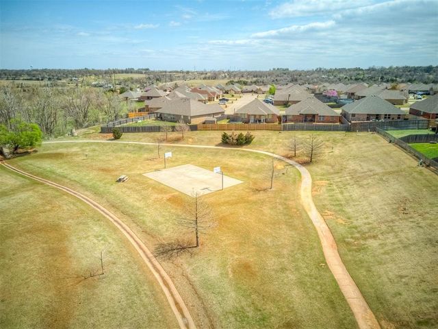 1713 Choctaw Wood Drive, Choctaw, OK 73020