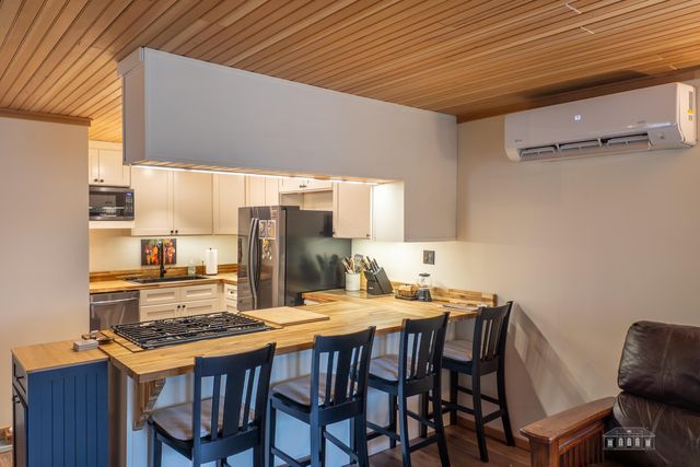 48 Tara Drive, Saranac Lake, NY 12983