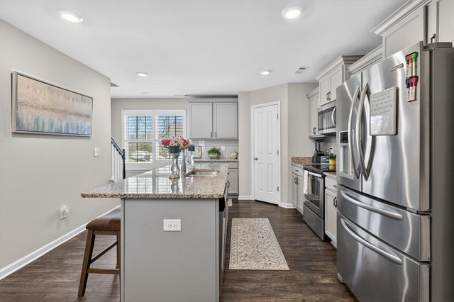 2633 Conti Dr, Columbia, TN 38401