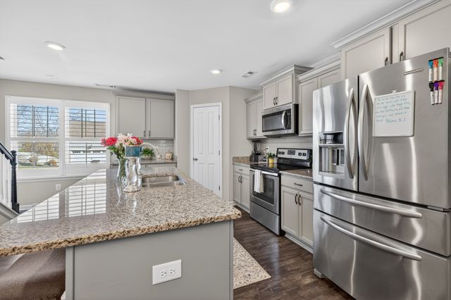 2633 Conti Dr, Columbia, TN 38401