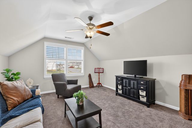 2633 Conti Dr, Columbia, TN 38401