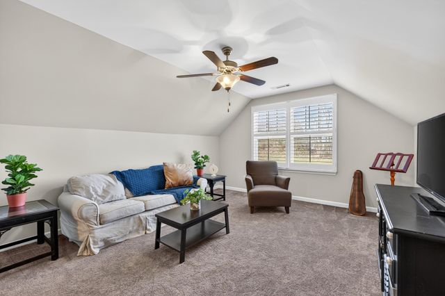 2633 Conti Dr, Columbia, TN 38401