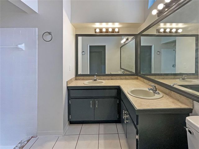 8812 BAYAUD DRIVE, Tampa, FL 33626