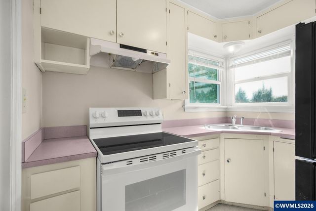 1365 Pearl St NE, Salem, OR 97301