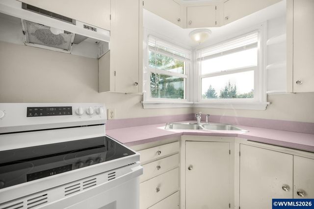 1365 Pearl St NE, Salem, OR 97301