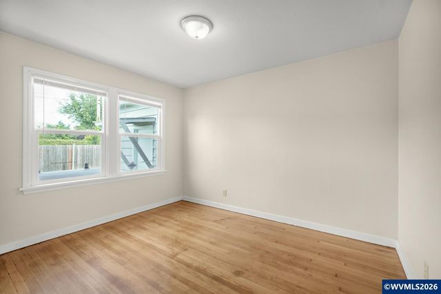 1365 Pearl St NE, Salem, OR 97301